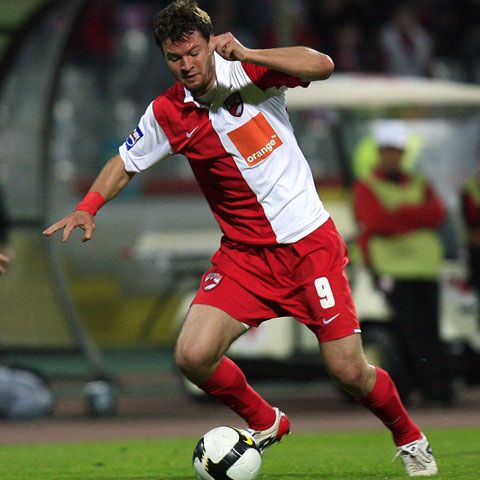 Dinamo surclasează Vasluiul, scor 4-1, şi revine pe prima poziţie a clasamentului