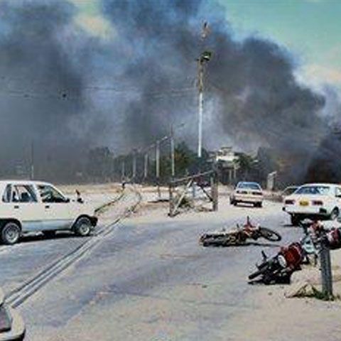 150 de militanţi au atacat un terminal de transporturi din nord-vestul Pakistanului