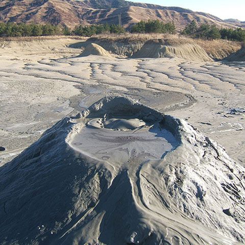 Direcţia de Tineret Buzău oferă cazare de Paşte în foste tabere şcolare pentru familii sărace