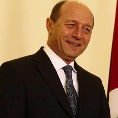 T. Băsescu: Cred că Educaţia trebuie să rămână o prioritate chiar şi în situaţie de criză economică