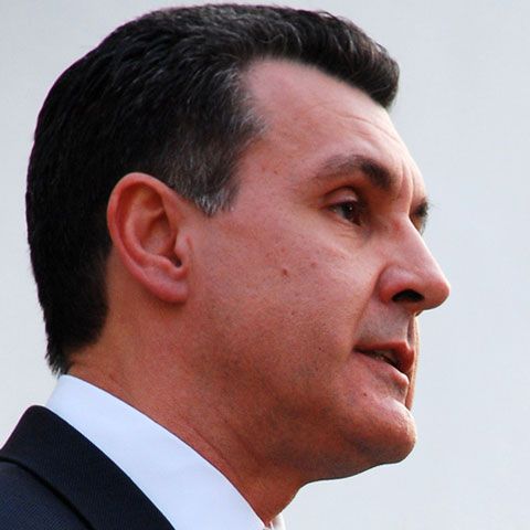 Radu Duda vrea să deschidă un cont \"la vedere\", în care oamenii de rând să depună bani pentru campania sa