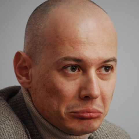 Olteanu susţine introducerea unei moţiuni simple pentru eliminarea impozitului forfetar