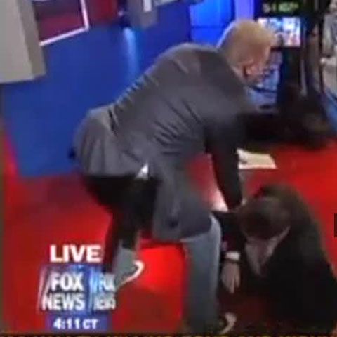 În timpul unei emisiuni Fox News, un invitat a leşinat în direct, în studio - VIDEO