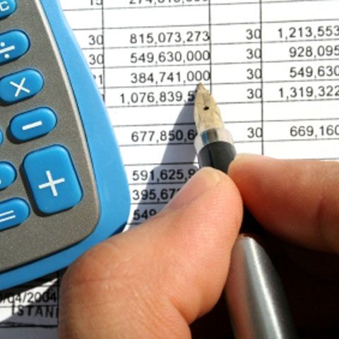 Finanţele bănuiesc că 110.000 de firme fie nu funcţionează, fie nu declară toate veniturile la stat 