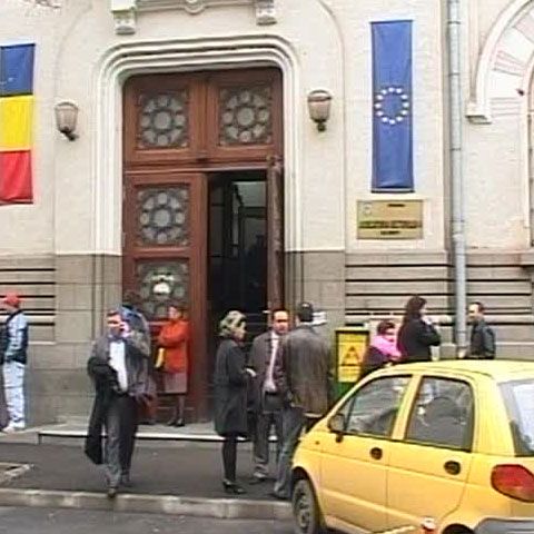 Senatorii din Comisia pentru Abuzuri au dezbătut, miercuri, cererea lui Gigi Becali de eliberare sub control judiciar