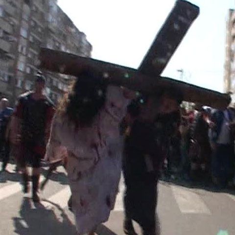 O asociaţie creştină a refăcut Drumul Crucii în Baia Mare 