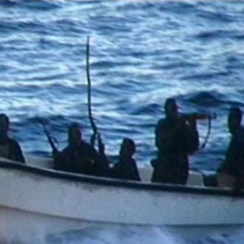 MAE anunţă că trei marinari români, răpiţi de piraţii somalezi, au fost eliberaţi 