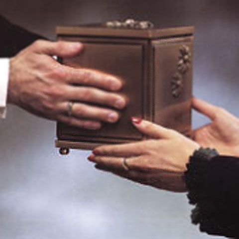 Criza economică afectează şi companiile care se ocupă de înmormântări