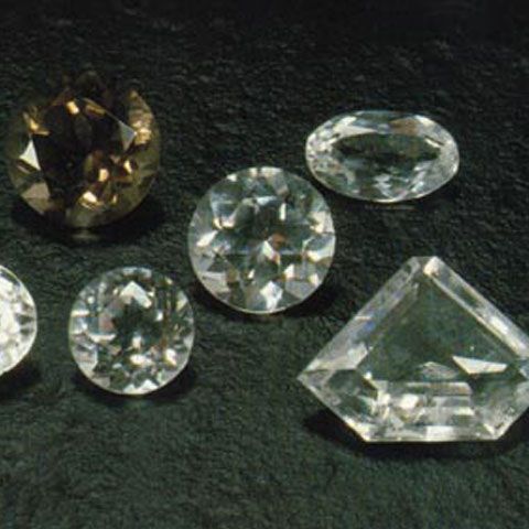 Un hoţ, posibil român, a fost împuşcat de un bijutier din Milano pe care a încercat să îl jefuiască