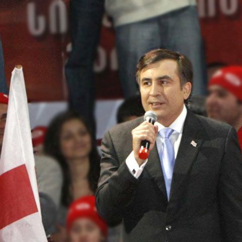 Saakaşvili pare să fi supravieţuit valului de proteste, spun analiştii