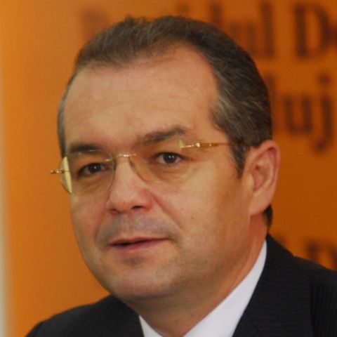 Premierul Emil Boc a participat la slujba de Înviere la Catedrala din Cluj 