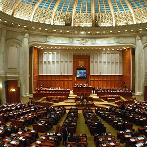 Deputaţii vor fi obligaţi să colecteze selectiv deşeurile,în clădire fiind amplasate coşuri colorate