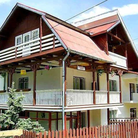 Sute de turişti îşi petrec Paştele în pensiunile din Bistriţa-Năsăud