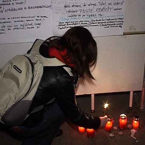 Românii au venit să aducă lumină fraţilor de peste Prut