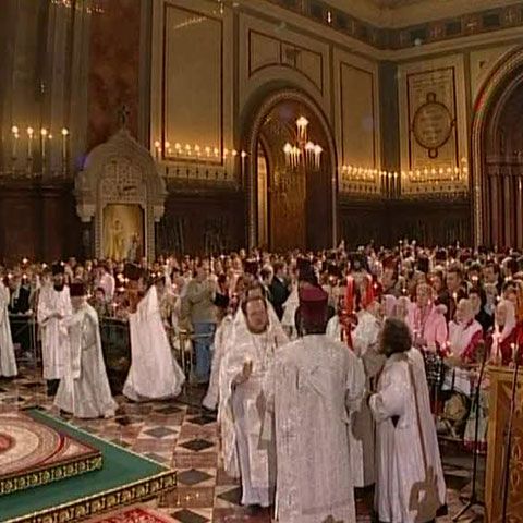 Dmitri Medvedev şi Vladimir Putin au sărbătorit Învierea împreună 