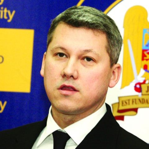 Emil Boc şi Cătălin Predoiu discută astăzi despre problemele financiare din justiţie