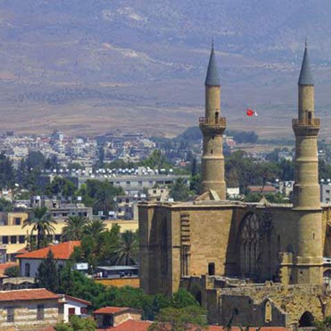 Naţionaliştii câştigă alegerile din Ciprul de Nord, spun că vor continua negocierile de reunificare