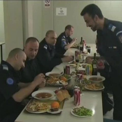 Jandarmii români din Kosovo au petrecut Paştele în mod tradiţional 