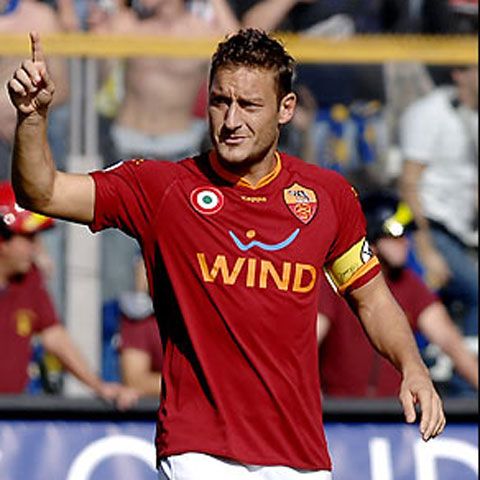 VIDEO / Totti înscrie o dublă în meciul cu Lecce şi intră în Top Ten-ul golgheterilor all-time din Italia