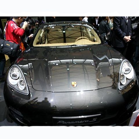 Porsche a lansat cel mai nou model, Panamera, în Shanghai - VEZI GALERIE FOTO