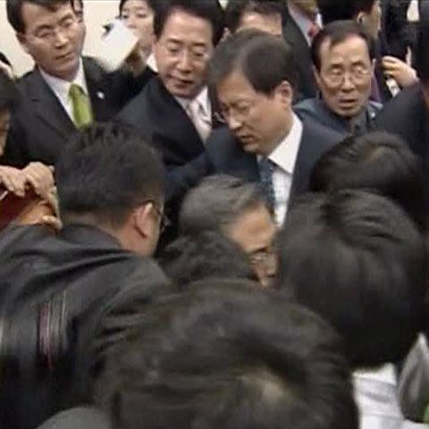 Aleşii sud-coreeni s-au luat la bătaie în Comisia de Politică Externă