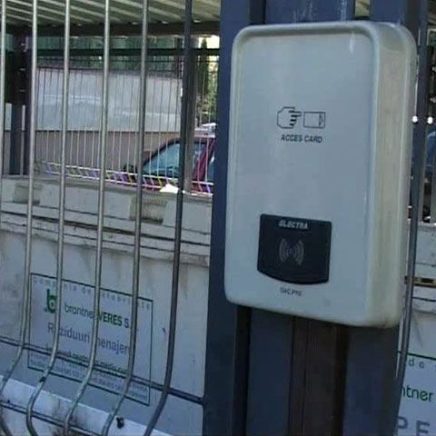 În centrul Dejului există un punct de colectare a deşeurilor securizat 