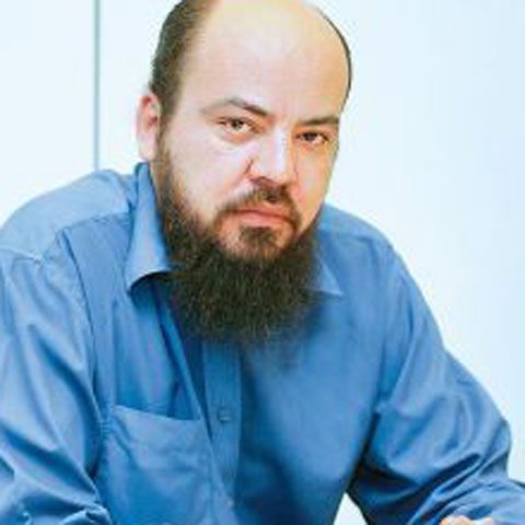 Florian Bichir: Un fluture pe lampa Bisericii