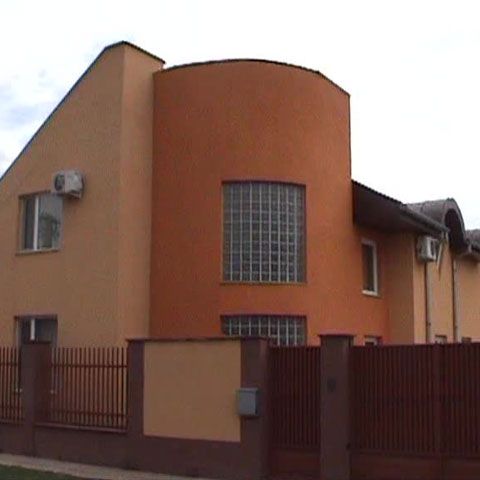 Vila şi restaurantul deputatului PDL, Lucian Riveş Tipei au fost scoase la licitaţie 