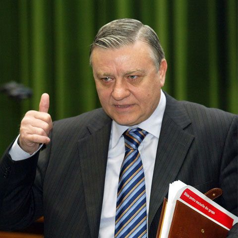 Mircea Sandu despre arbitrii arestaţi: Nu ar mai trebui să facă parte din structurile fotbalului