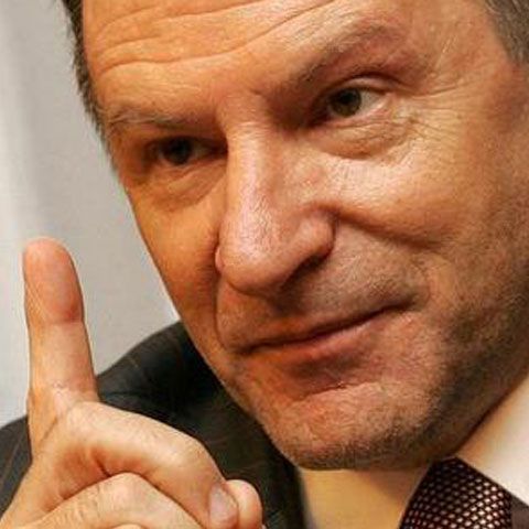 Ministrul Transporturilor Radu Berceanu a spus că fondul de salarii al CFR ar trebui diminuat cu 20%