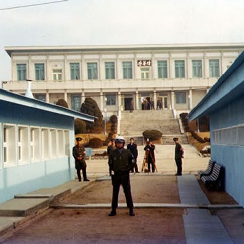 Coreea de Nord anunţă că le va inculpa pe cele două jurnaliste americane arestate în martie