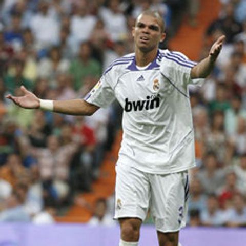 Spania - Pepe a fost suspendat 10 etape după ce şi-a lovit doi adversari în jocul cu Getafe