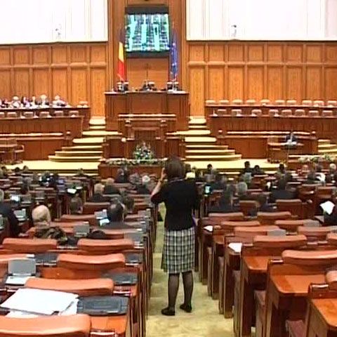 Deputaţii dezbat, astăzi, moţiunea PNL pe Educaţie 