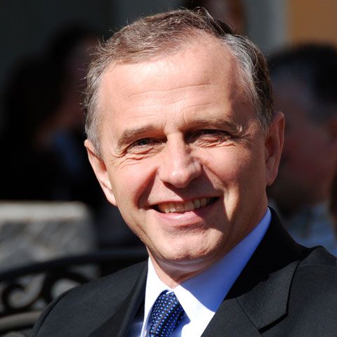 Sondaj CURS: Alianţa PSD-PC ia faţa PD-L-ului în bătălia pentru alegerile europarlamentare