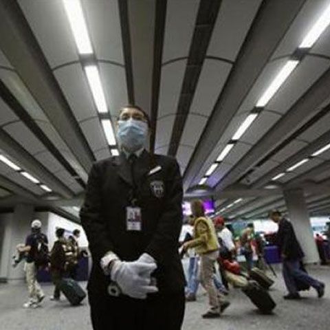 Tren de călători evacuat în Elveţia, după spargerea unui container cu virusuri ale gripei porcine