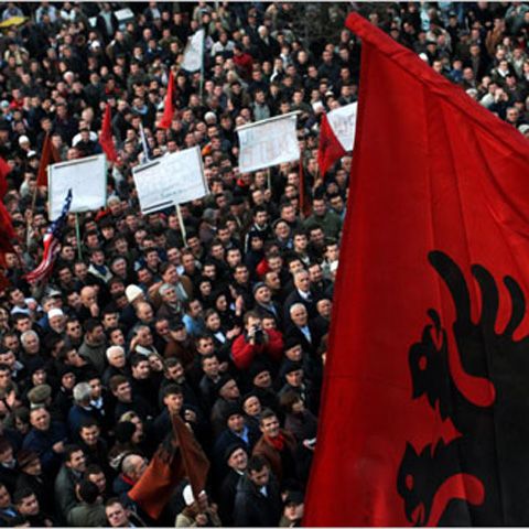 Macedonia va avea ambasador în Serbia, după şase luni de la recunoaşterea Kosovo