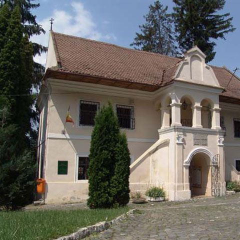 Ministrul Turismului nu ştia că la Braşov există muzeul Primei Şcoli Româneşti 