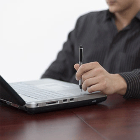 MJ propune închisoare sau amendă pentru accesarea pe internet a materialelor pornografice cu minori