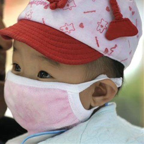 Miniştrii Sănătăţii din UE participă la o reuniune de criză consacrată gripei porcine