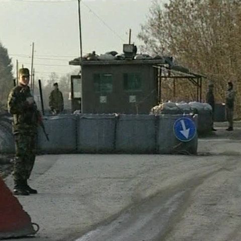 Un convoi al EULEX în care se aflau poliţişti români a fost atacat în Kosovo 