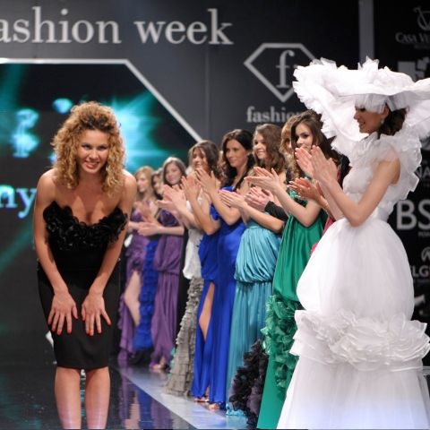 Lany s la Bucharest Fashion Week - VEZI GALERIE FOTO