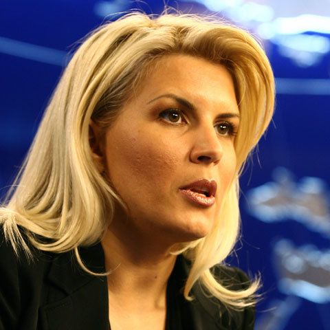 Imnul României va fi valabil doar un sezon, a anunţat ministrul Turismului