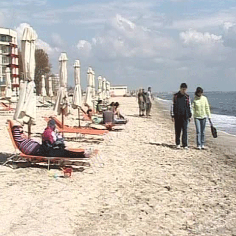 Mii de români au petrecut 1 Mai la malul mării 