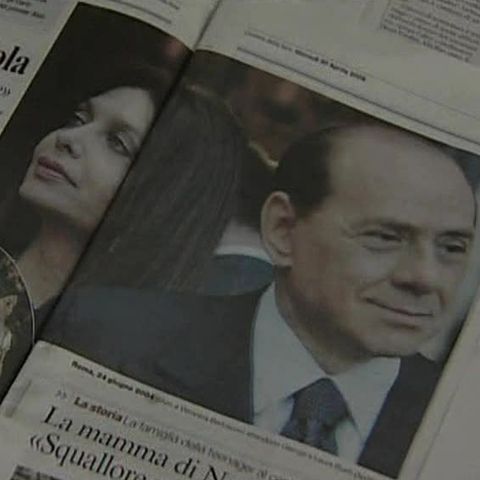 Berlusconi a fost certat public de soţia sa că se uită după femei 