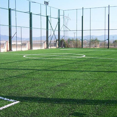 Închirierea unui teren de sport în şcolile din sectorul 4 costă 18 euro pe oră