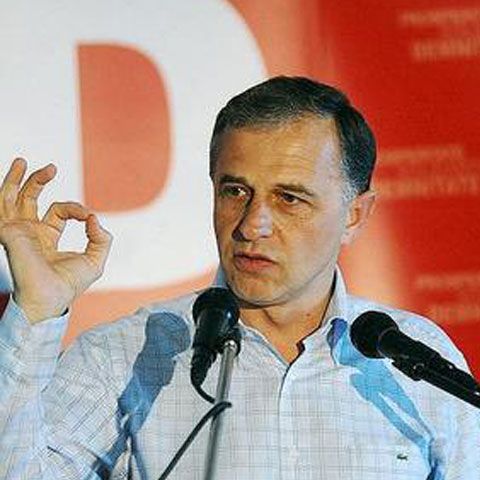 M. Geoană: Ne pregătim pentru o schimbare adevărată în România şi nu putem să schimbăm dreapta tot cu dreapta