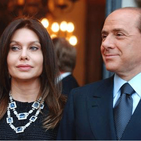 Soţia lui Silvio Berlusconi vrea să divorţeze, scrie presa italiană