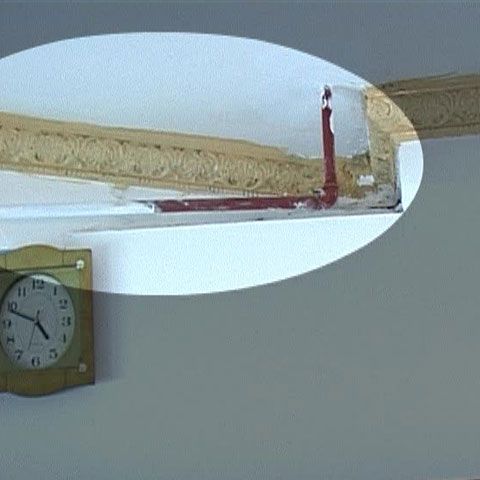 Un bloc consolidat din Capitală se află într-o stare mai proastă decât înainte de reparaţii