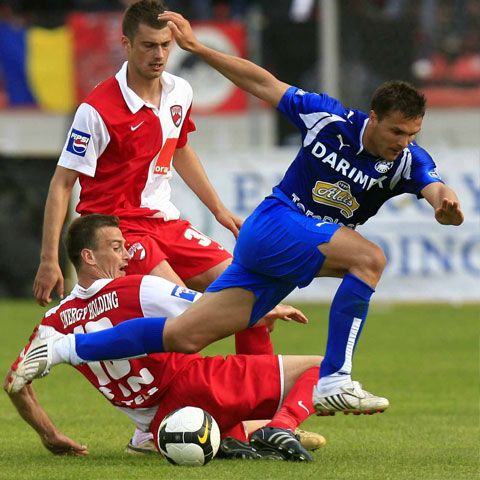 Gabriel Tamaş a fost suspendat o etapă şi va juca în derby-ul cu Steaua
