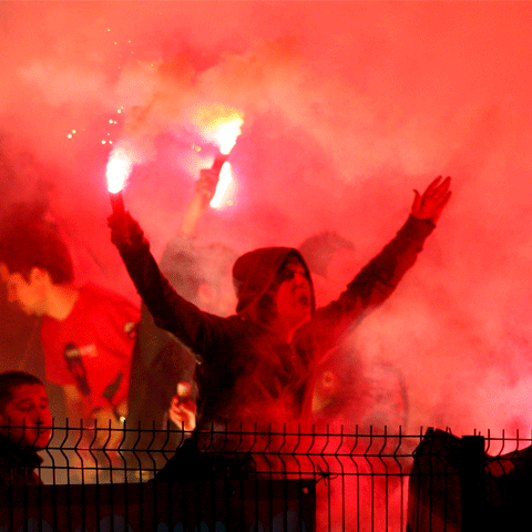 Suporterii mai multor echipe de fotbal au fost implicaţi în atacuri huliganice